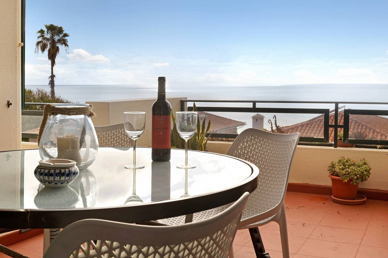 Foto 6 von 25: Luzias Ferienwohnung mit Meerblick, WLAN & Balkon
