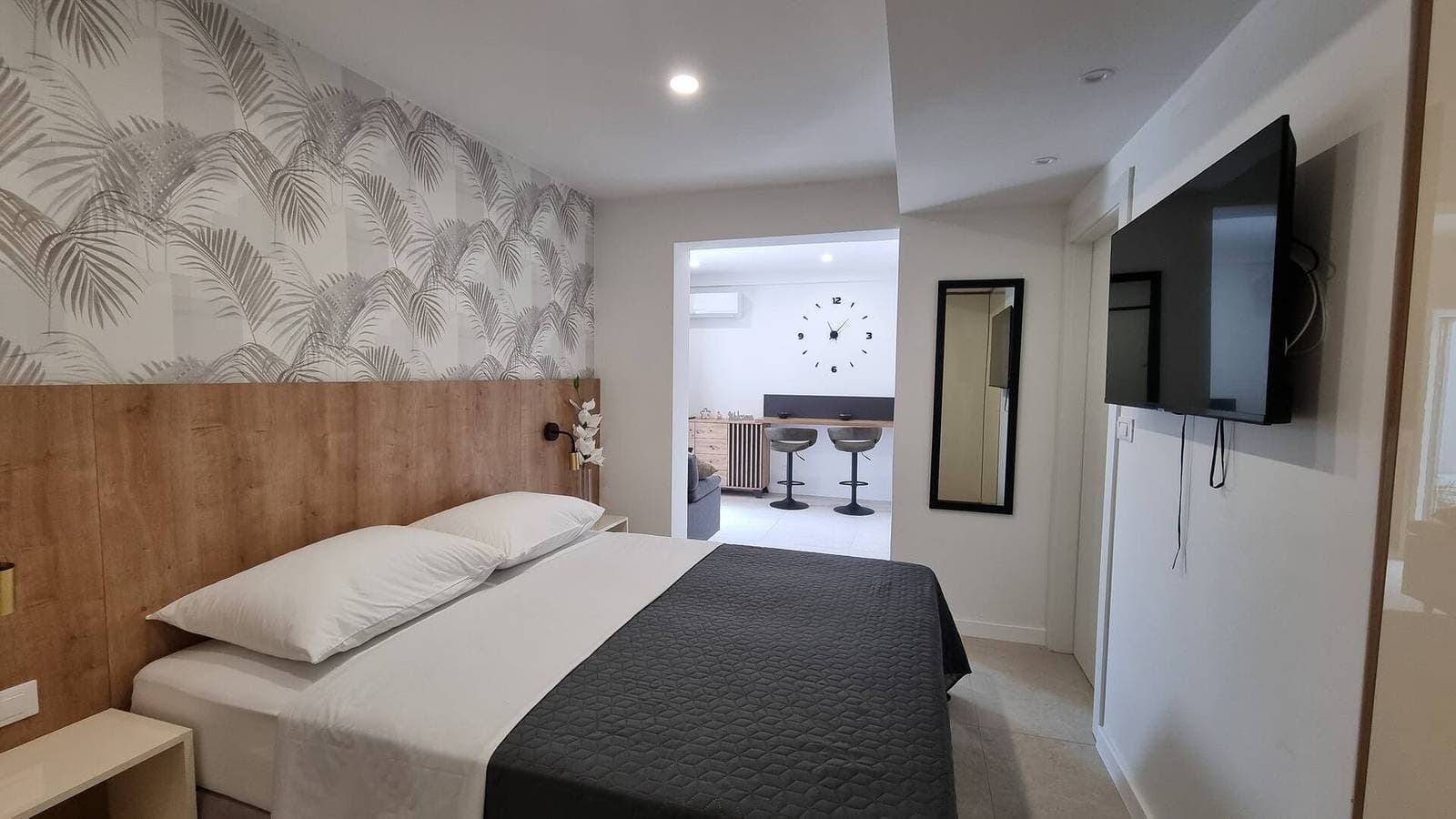 Foto 6 von 13: Luxusapartment Punta Silo - Studio, 30 m vom Meer, Meerblick, Swimmingpool, Außendusche, Smart-TV, Waschraum, privater Parkplatz