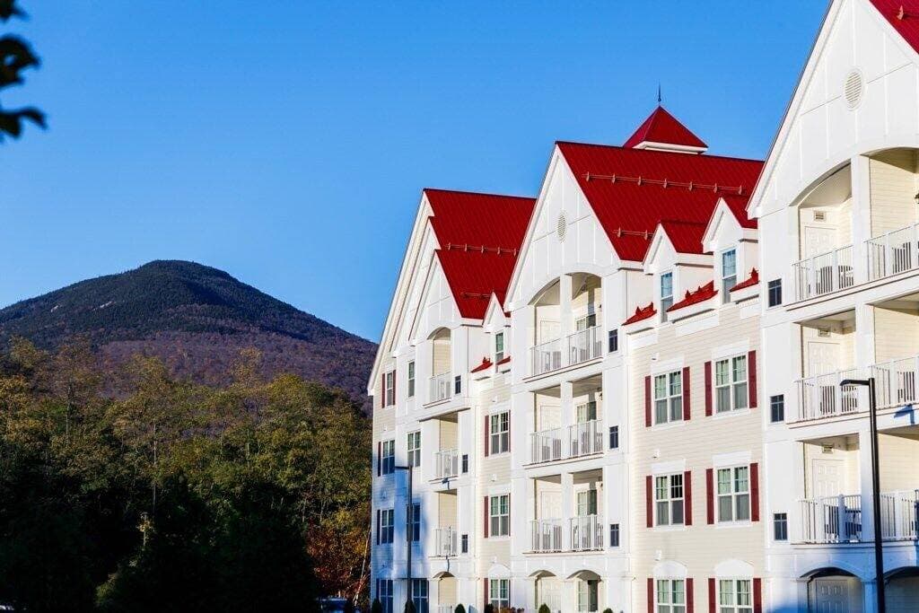 Foto 2 von 15: Lincoln Nh | Ski Town Stay | Pool & Mountain Access