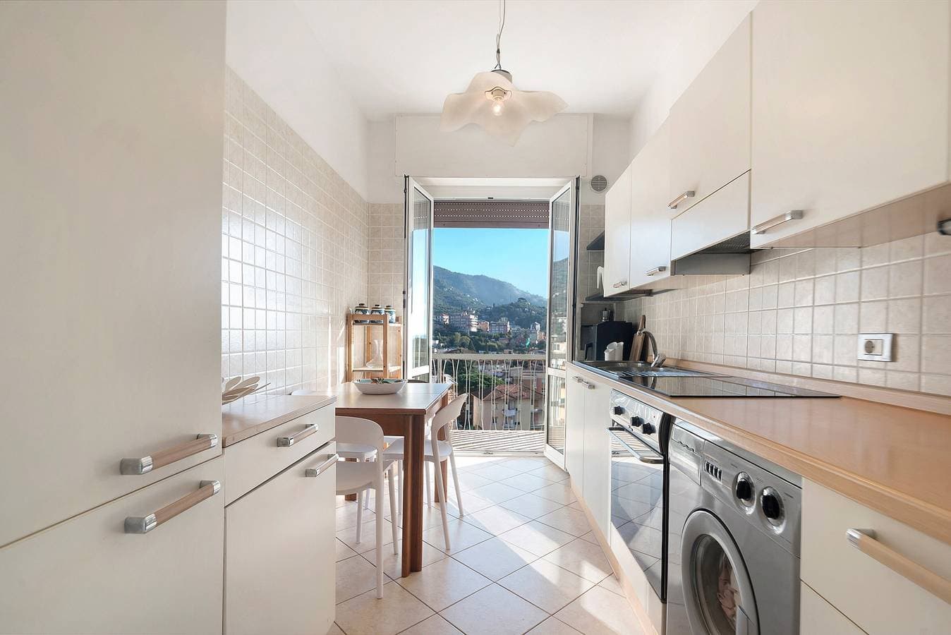 Foto 10 von 38: Appartement 'Maison Giovanna mit Garagenparkplatz', Meerblick, WLAN und Klimaanlage