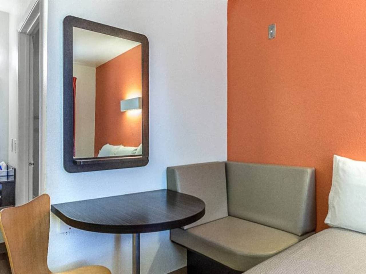 Foto 7 von 38: 1 Kingsize-Bett | Nichtraucherzimmer, Mikrowelle