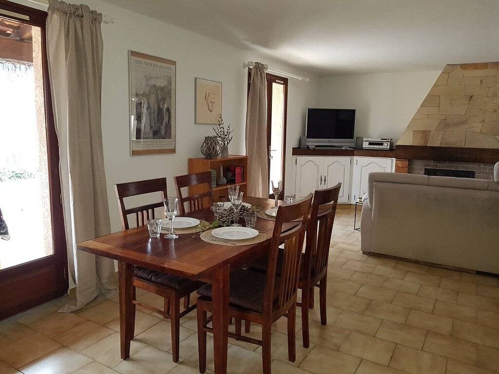Foto 13 von 40: Ferienhaus in Carces mit Schwimmbecken