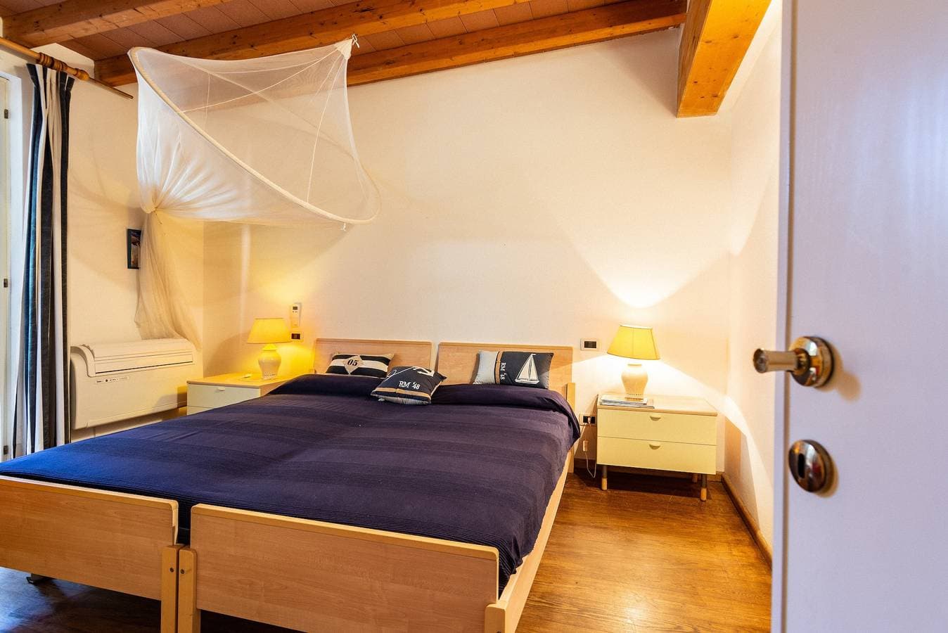 Foto 7 von 26: Apartment 'Casa Zuccale' mit Meerblick, Gemeinschaftspool und Terrassen