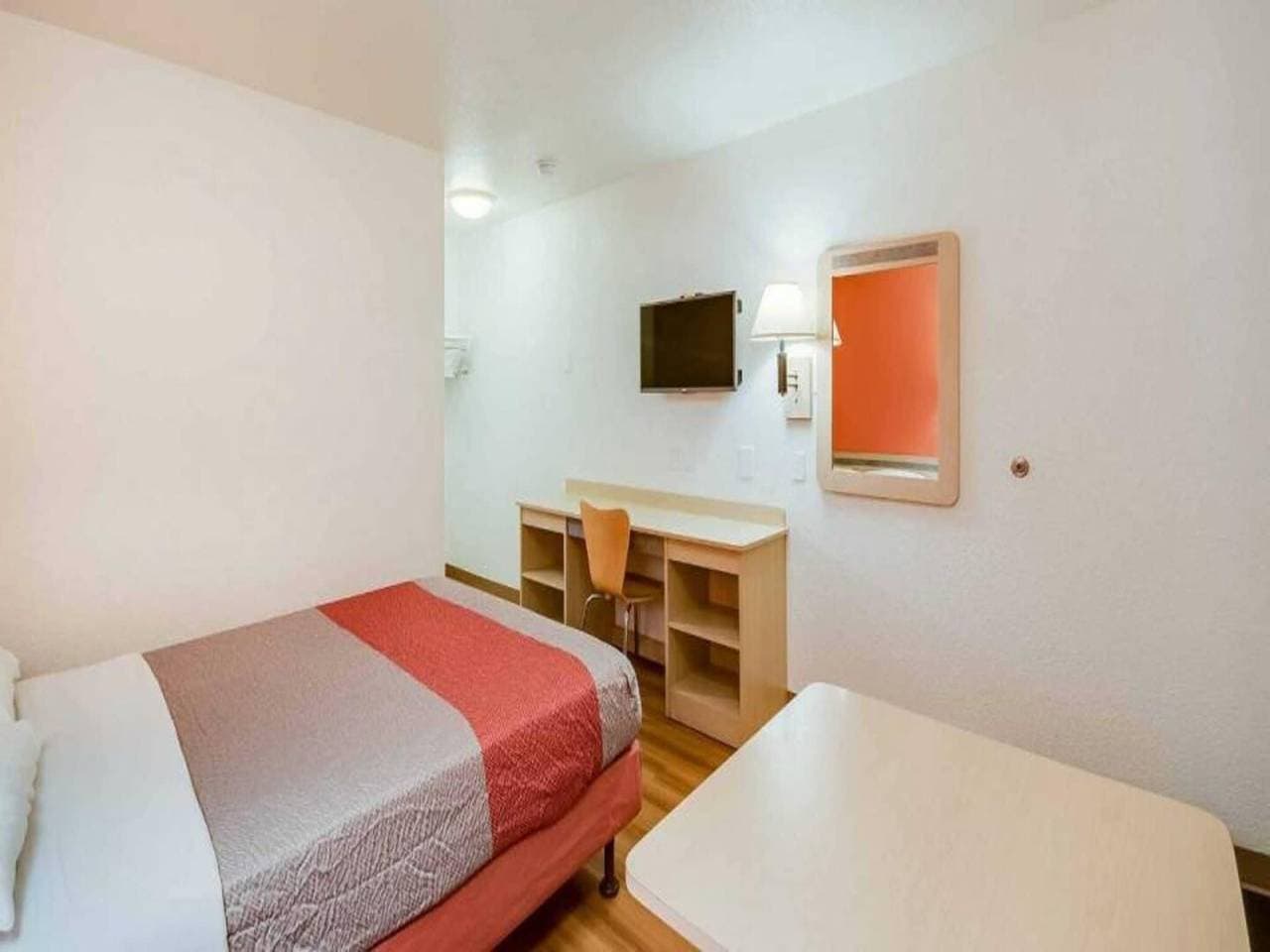 Foto 10 von 35: 1 Queen -bett -zimmer, Kostenloses Wlan