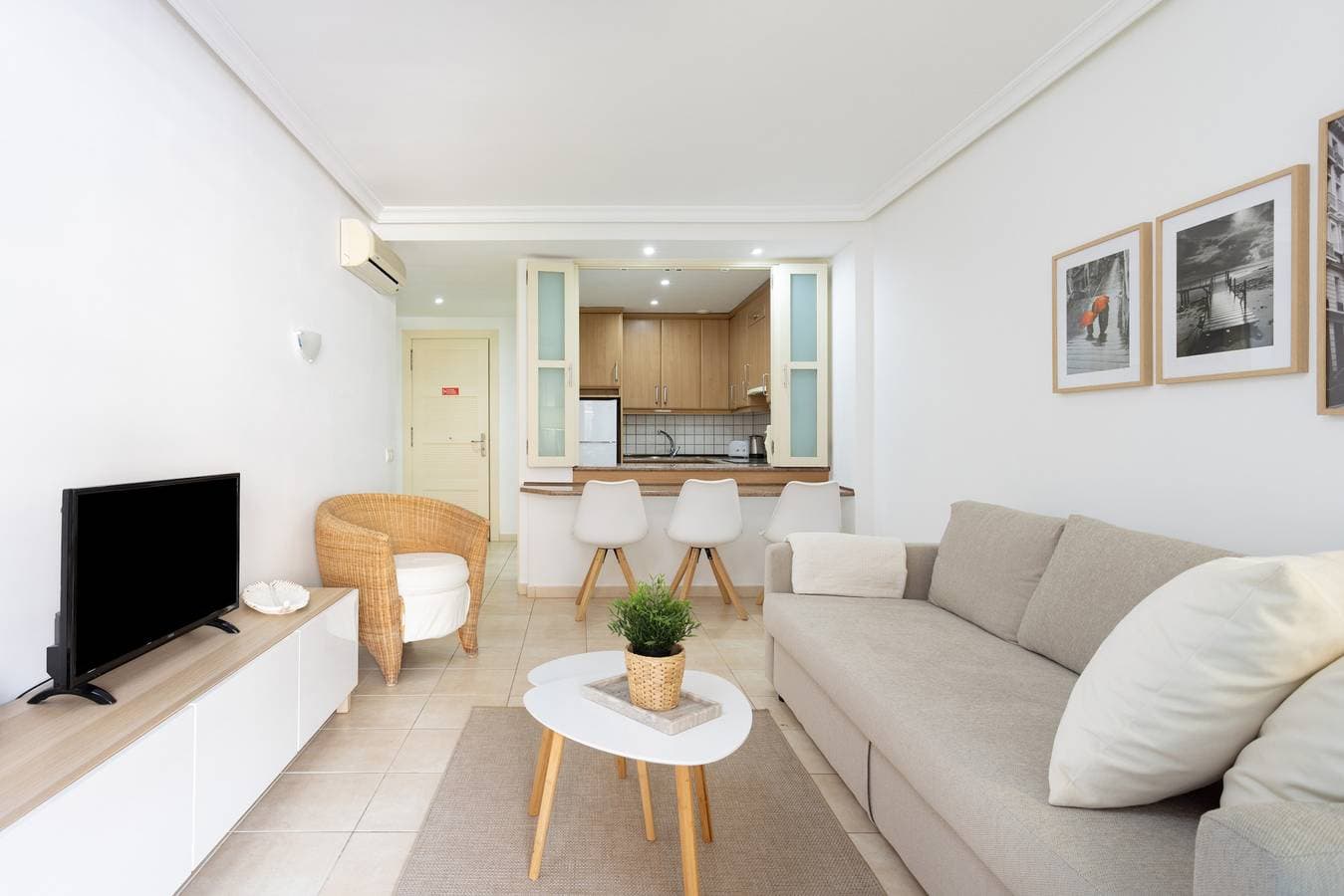 Foto 13 von 38: Fewo mit Pool, jacuzzi, Smart TV und High Speed W-Lan