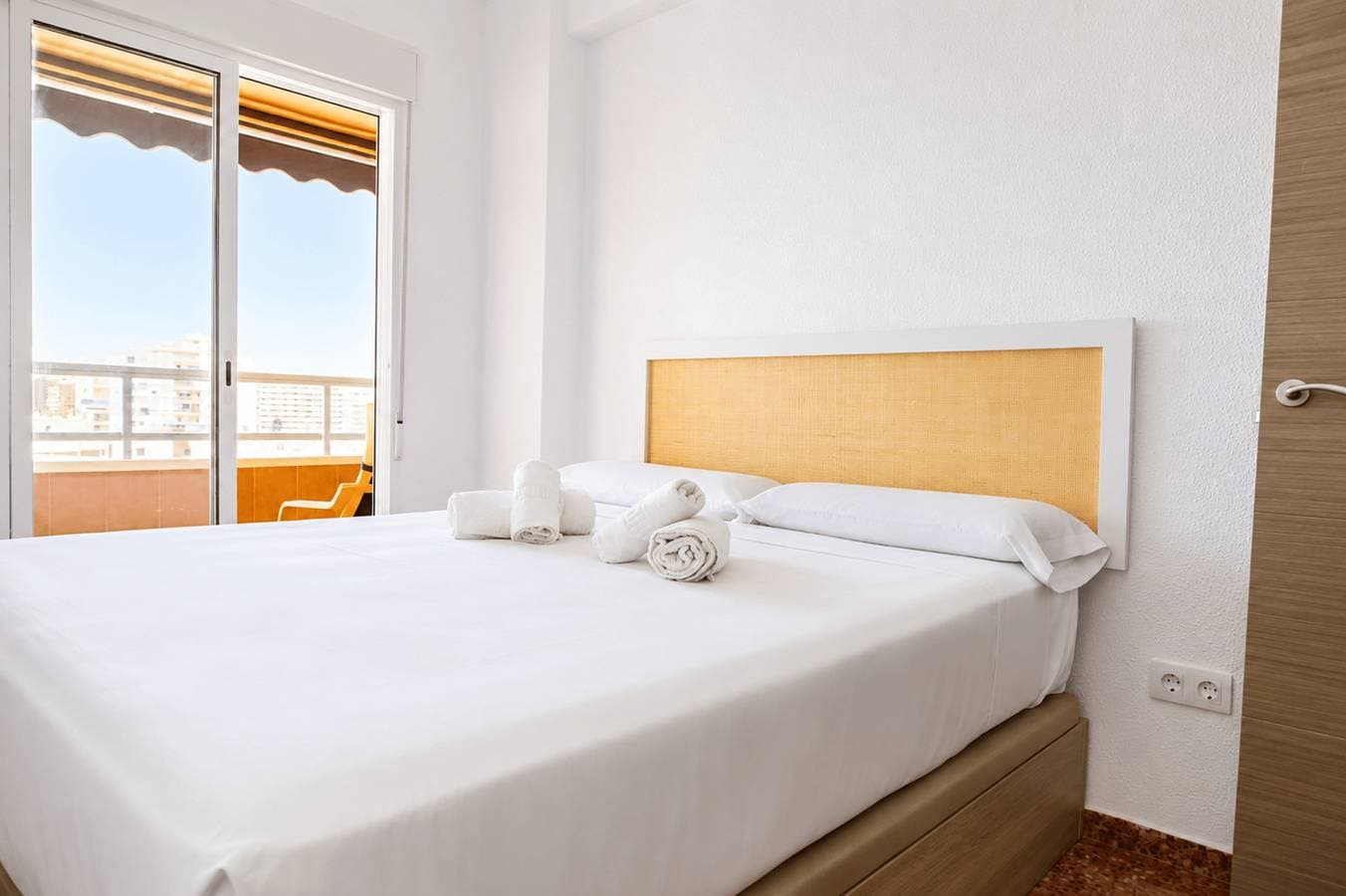 Foto 2 von 55: Ferienwohnung für 3 Personen mit Pool