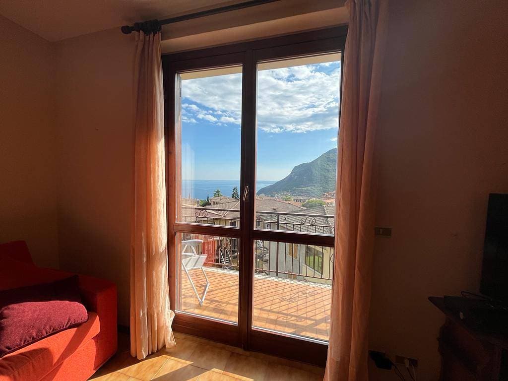 Foto 6 von 18: Ferienwohnung Tiziano mit herrlichem Seeblick