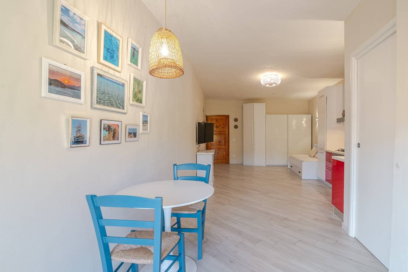 Foto 11 von 22: Studio-Apartment „Monolocale La Maddalena“ mit Bergblick, WLAN und Klimaanlage
