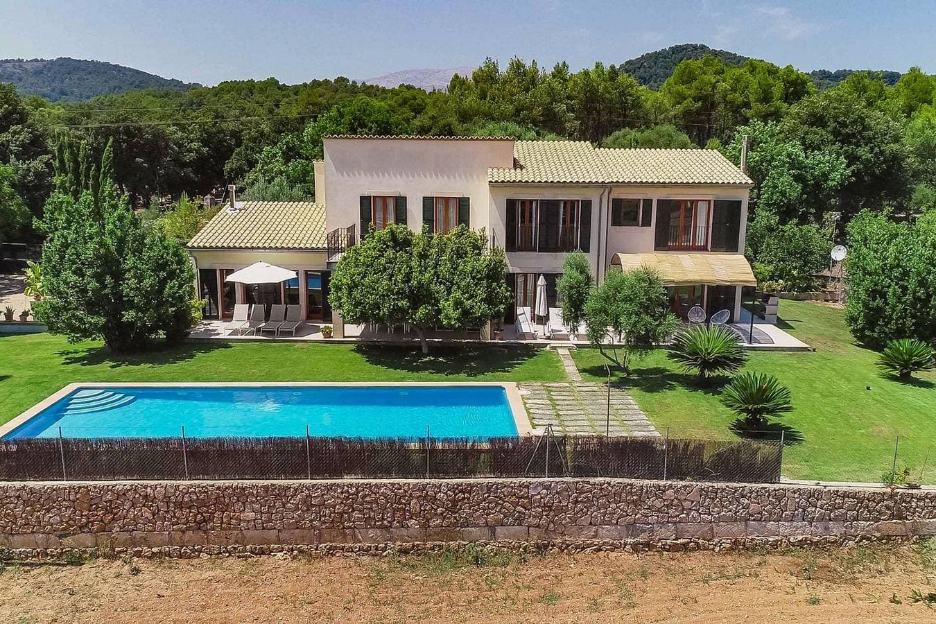 Foto 2 von 29: Villa für 8 Personen mit Terrasse