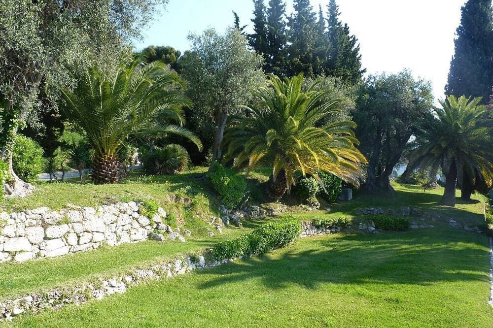 Foto 10 von 19: Breathtaking view of Cap-Ferrat and the sea, studio with balcony and parking, A/C