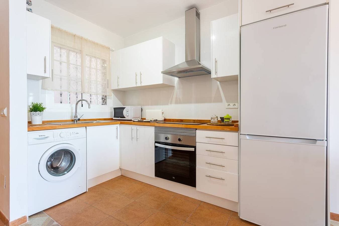 Foto 10 von 41: Ferienwohnung für 4 Personen mit Terrasse