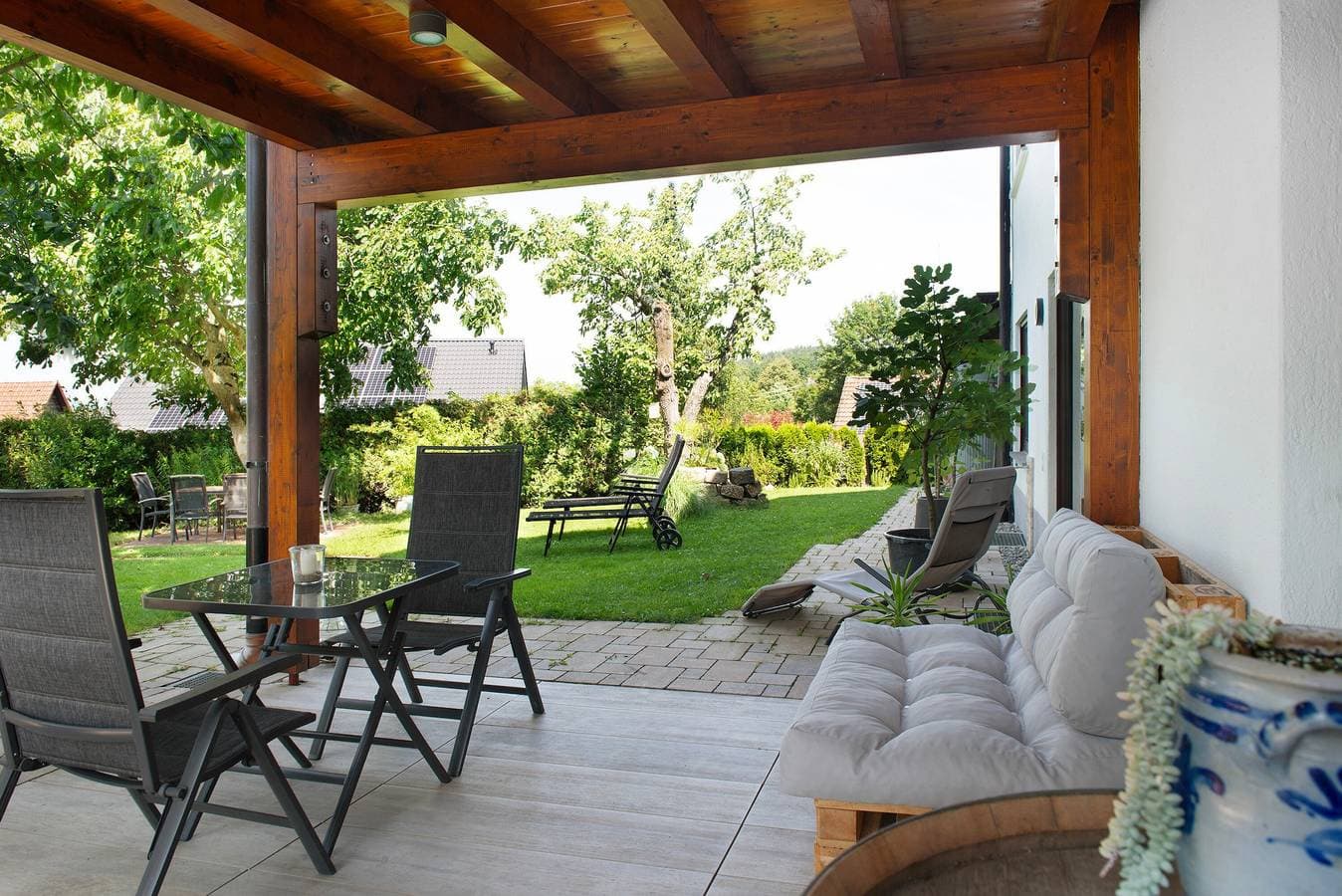 Foto 3 von 30: Ferienwohnung 'Fewo Fuchs' mit Privatterrasse, Gemeinschaftsgarten und WLAN