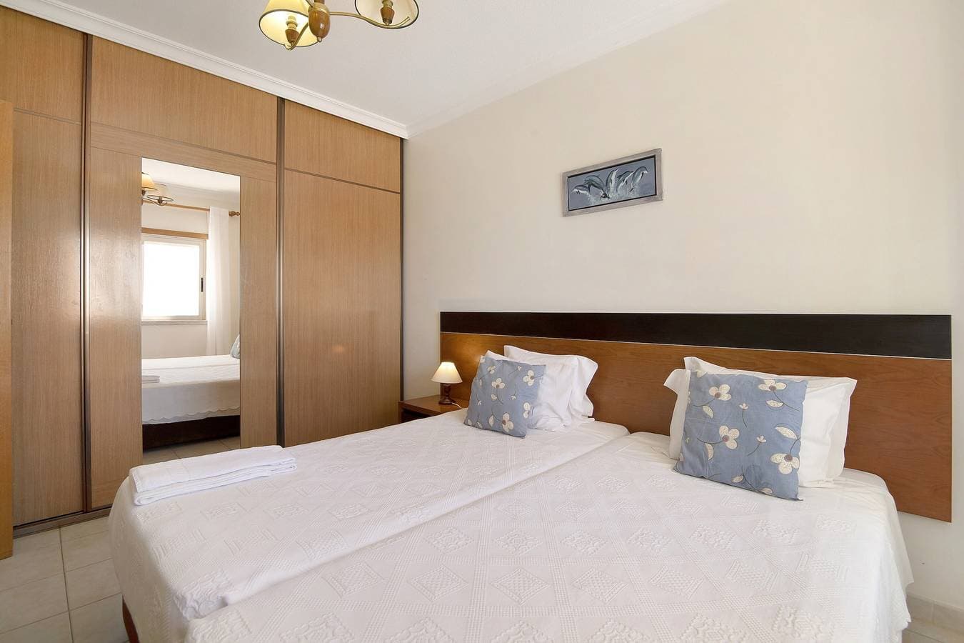 Foto 11 von 21: Ferienwohnung Nau Bérrio 3ºD – Meerblick, Pool, Klimaanlage, WLAN