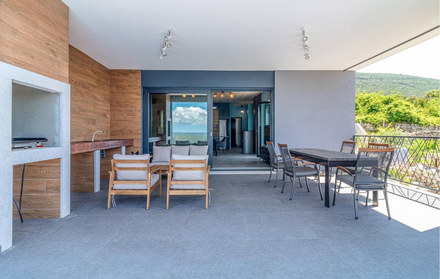 Foto 9 von 33: Gemütliche 1-Zimmer-Wohnung mit Pool und Terrasse, 2 km vom Strand entfernt