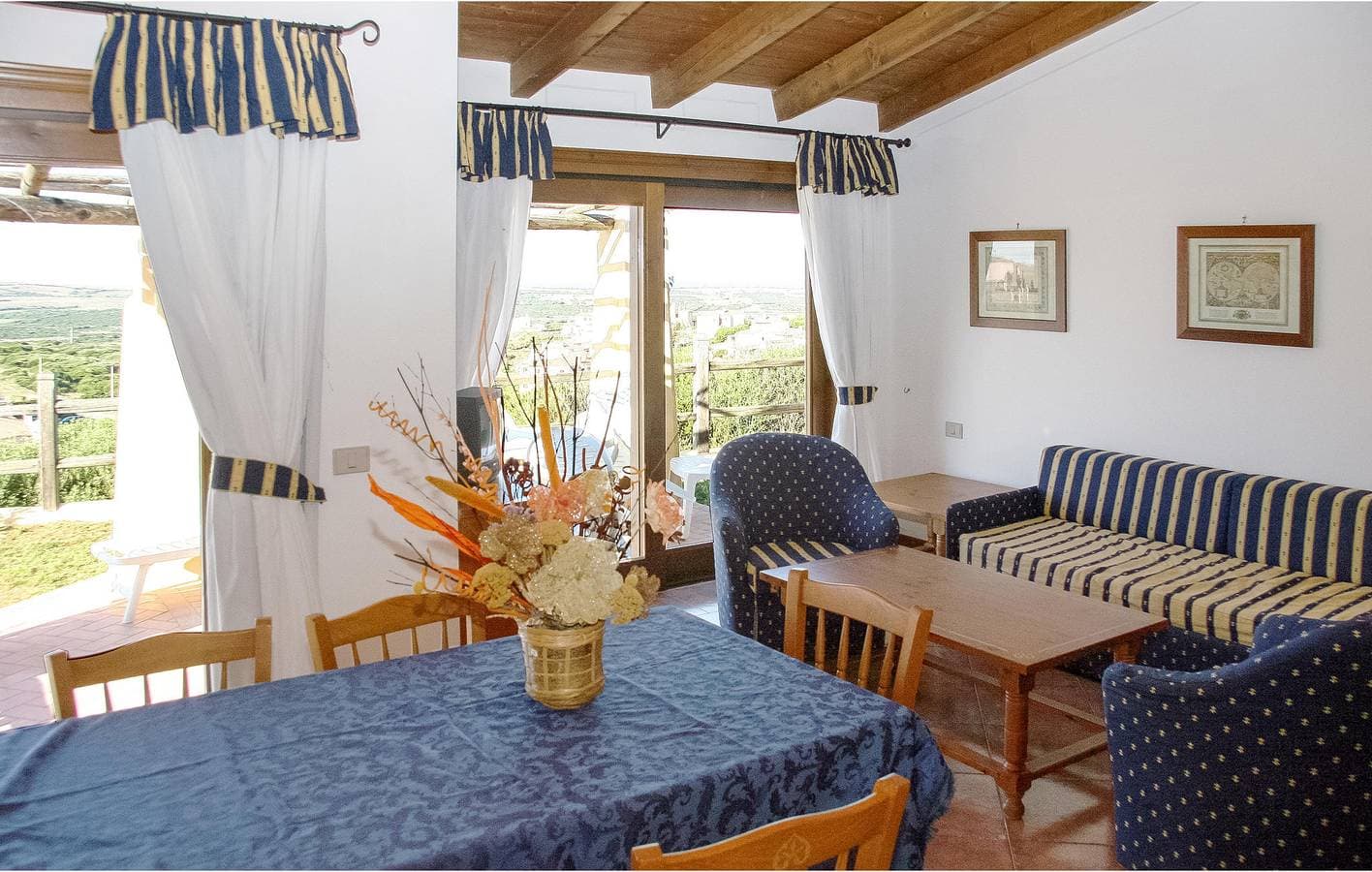 Foto 3 von 17: Appartement am Strand mit Pool und Kochnische