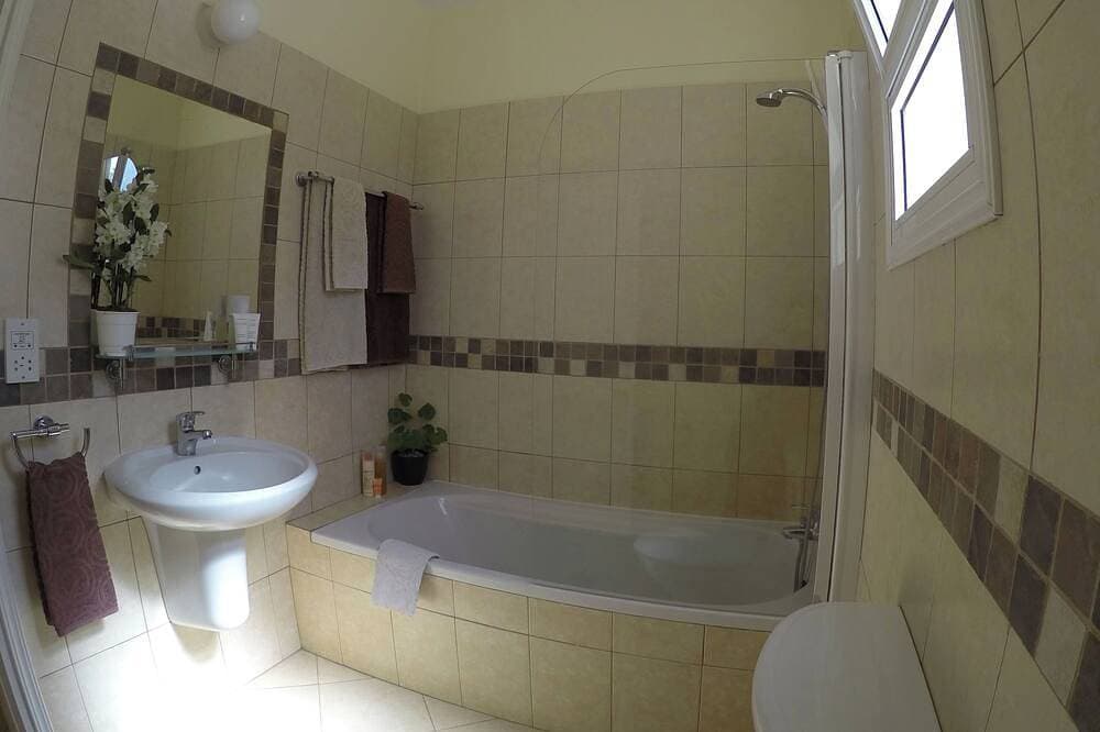 Foto 6 von 15: Kato Paphos Suites - 1-Bed Apartment, Great location, Pool view, Wi-Fi & a/c.
