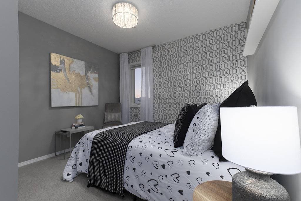 Modern house in trendy location in South Winnipeg-Bridgwater Area 1