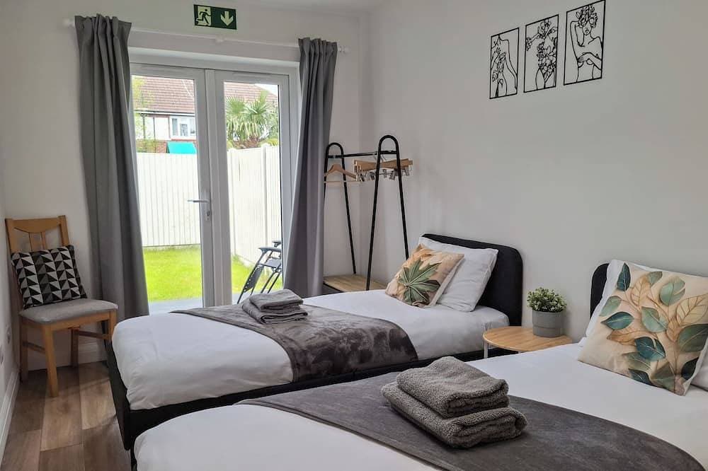 Foto 2 von 27: A new 3-bed flat with en-suite near Heathrow