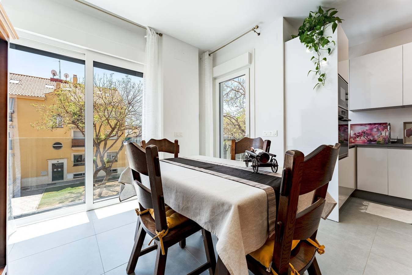 Foto 4 von 21: Ferienwohnung 'Apartamento Novasol' mit Privatterrasse, WLAN und Klimaanlage