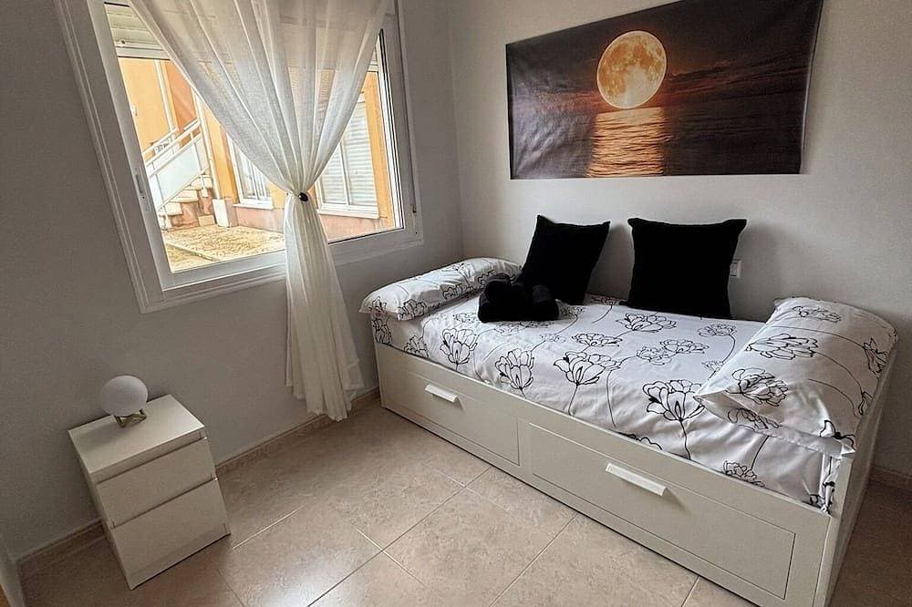 Foto 3 von 19: Renovated apartment with pool and 2 minutes from the beach. Quiet location