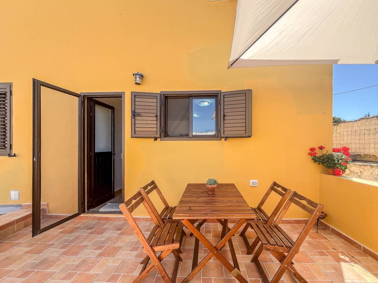 Foto 5 von 28: Moya Rooftop House - 3Br