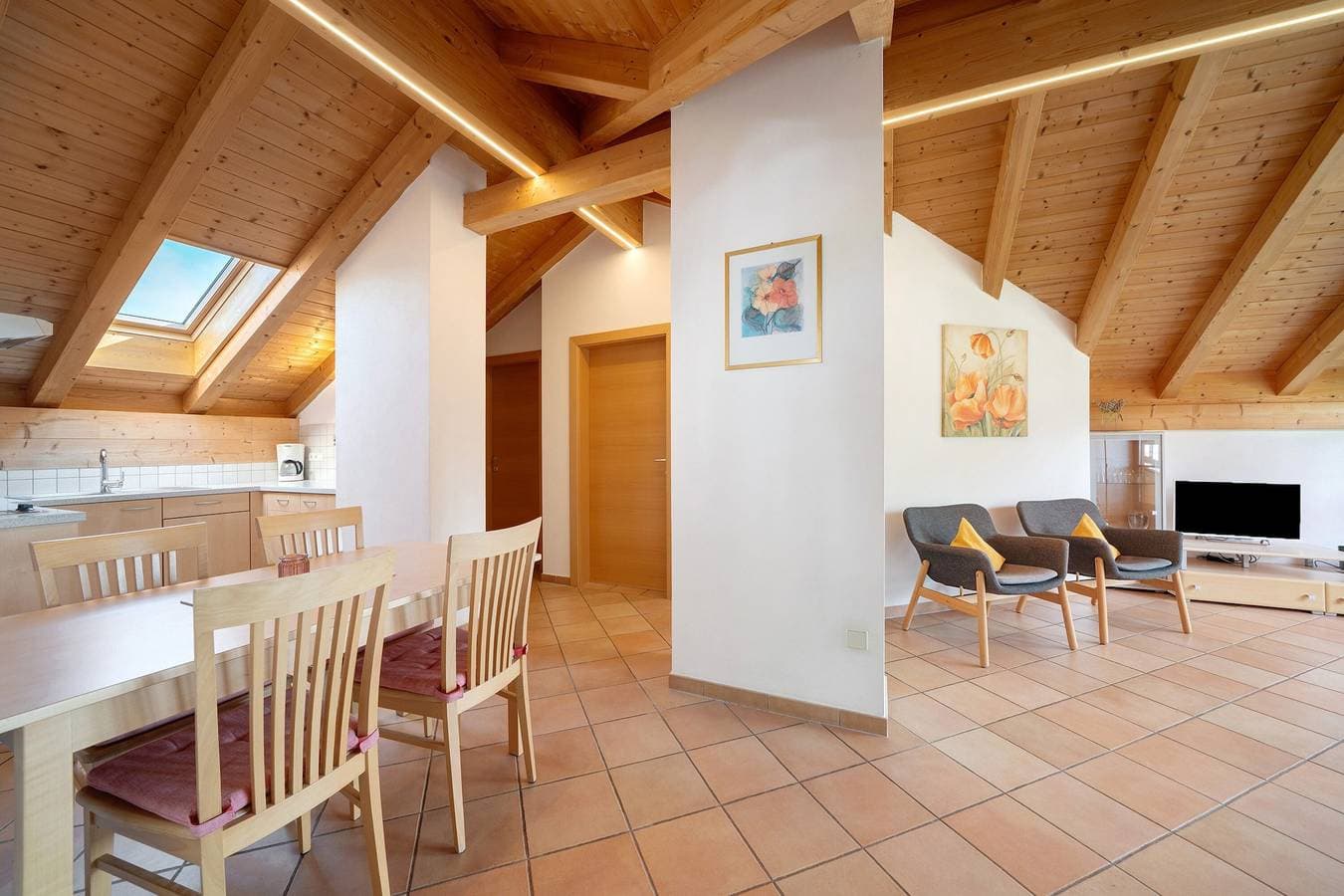 Foto 10 von 24: Ferienwohnung 'Stettnerhof Penegal' mit Bergblick, Terrasse, Gemeinschaftsgarten und WLAN