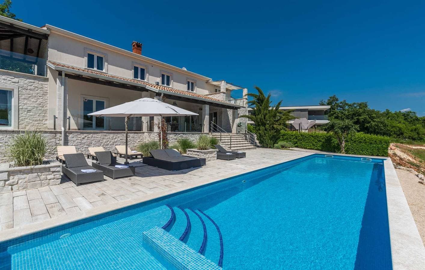 Villa Belle mit Pool 1