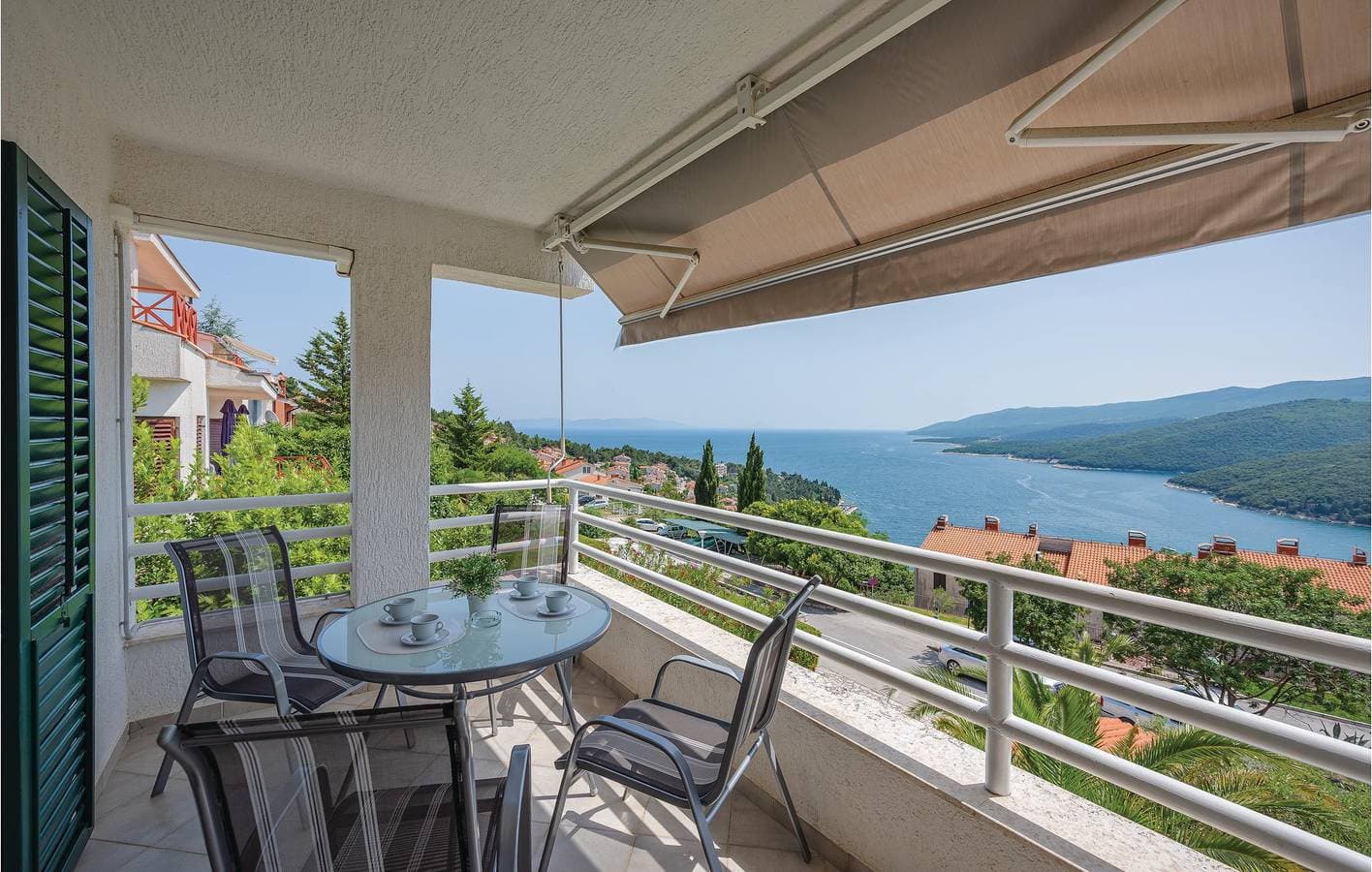 Foto 3 von 20: Gemütliche Ferienwohnung mit Terrasse, Klimaanlage, WLAN und nur 500 m vom Strand entfernt