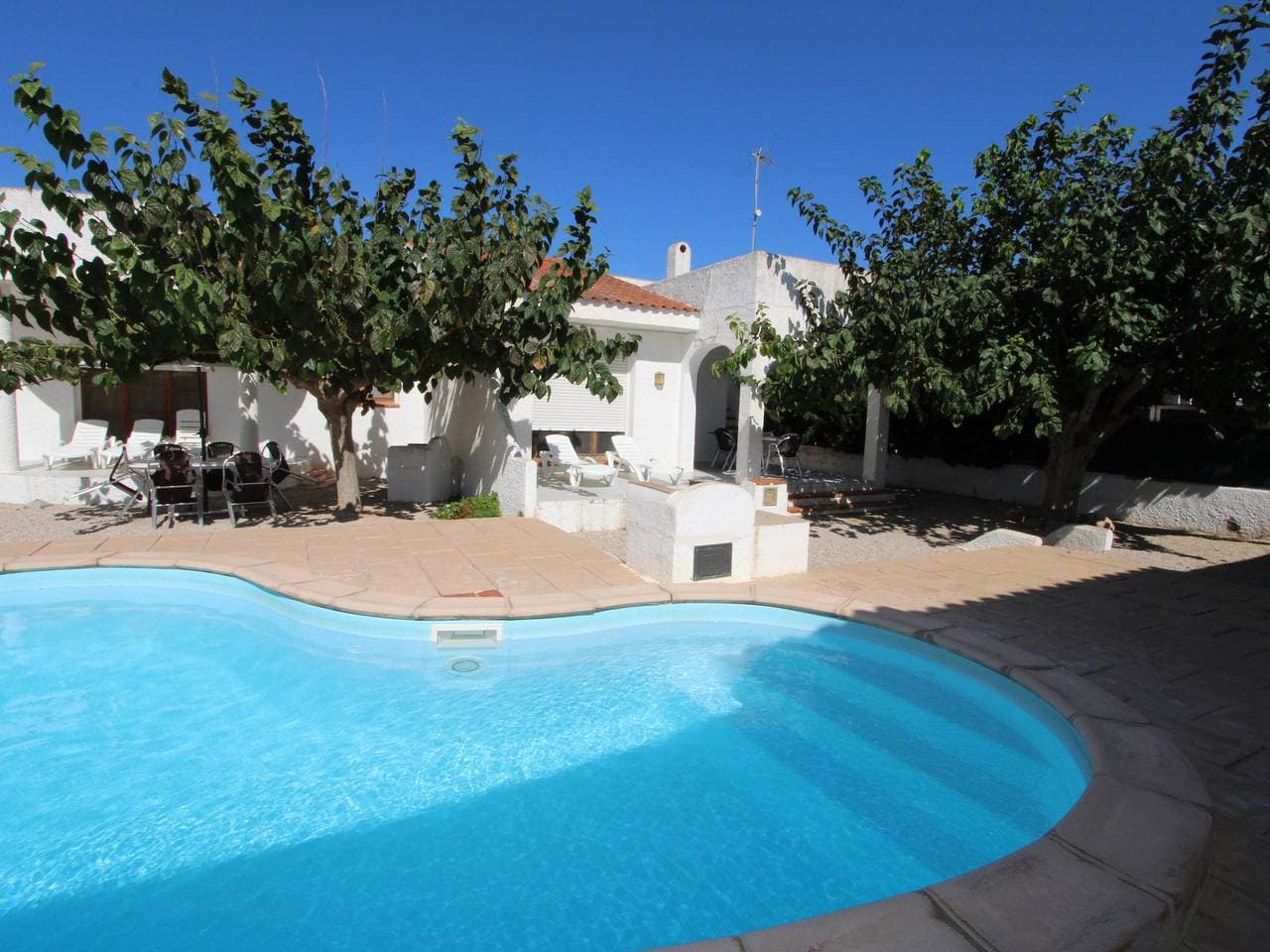 Foto 3 von 36: Maison près de la plage avec piscine, wifi gratuit, climatisation, animaux acceptés, plage pour chiens