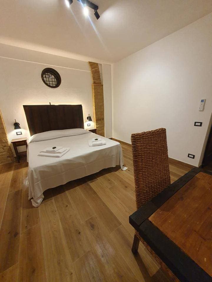 Foto 7 von 11: Double Room with Private Bathroom