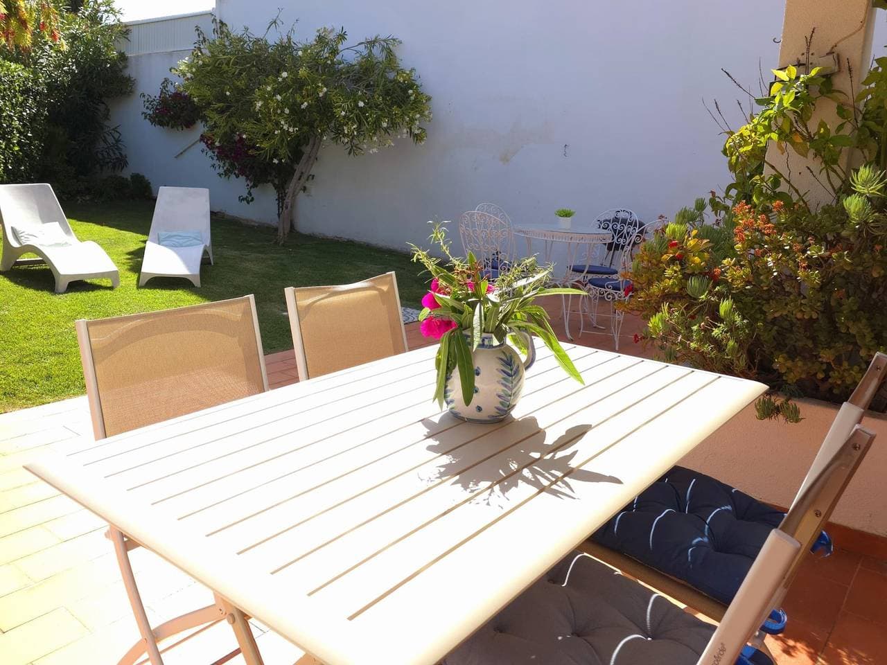 Foto 10 von 40: Ferienwohnung für 6 Personen mit Garten