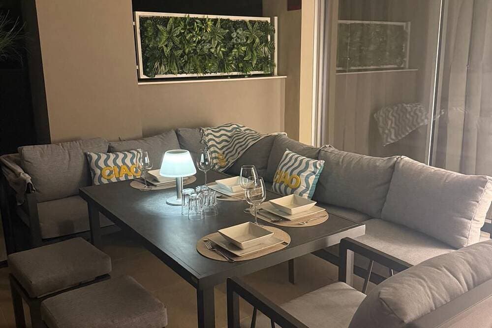 Foto 12 von 30: Modern 2 bed ground floor apartment in peaceful resort near Estepona Golf