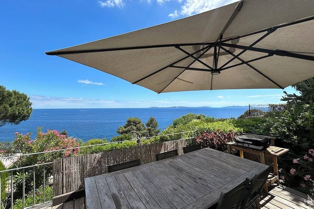 Foto 8 von 10: T2 klimatisierte Wohnung, herrliche Terrasse von 130 m2 mit Blick auf das Meer (Wifi inklusive)