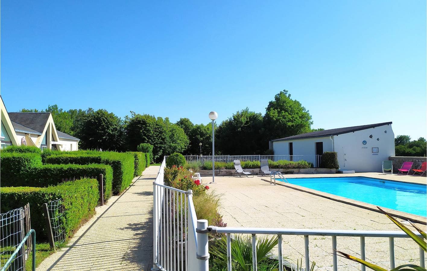 Foto 12 von 28: Rückzugsort am Strand mit Parkplatz, Pool und Internet