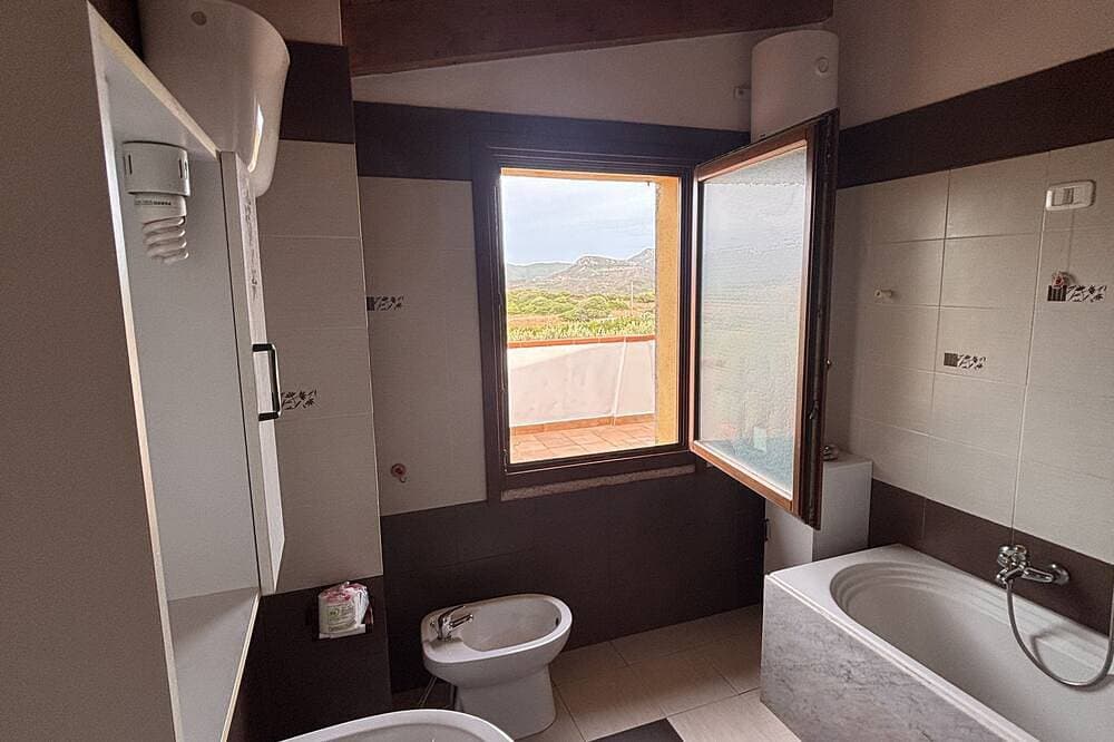 Foto 13 von 30: Landhaus 'Ethnic house & view, Sulcis Relax' mit Bergblick, privater Terrasse & WLAN