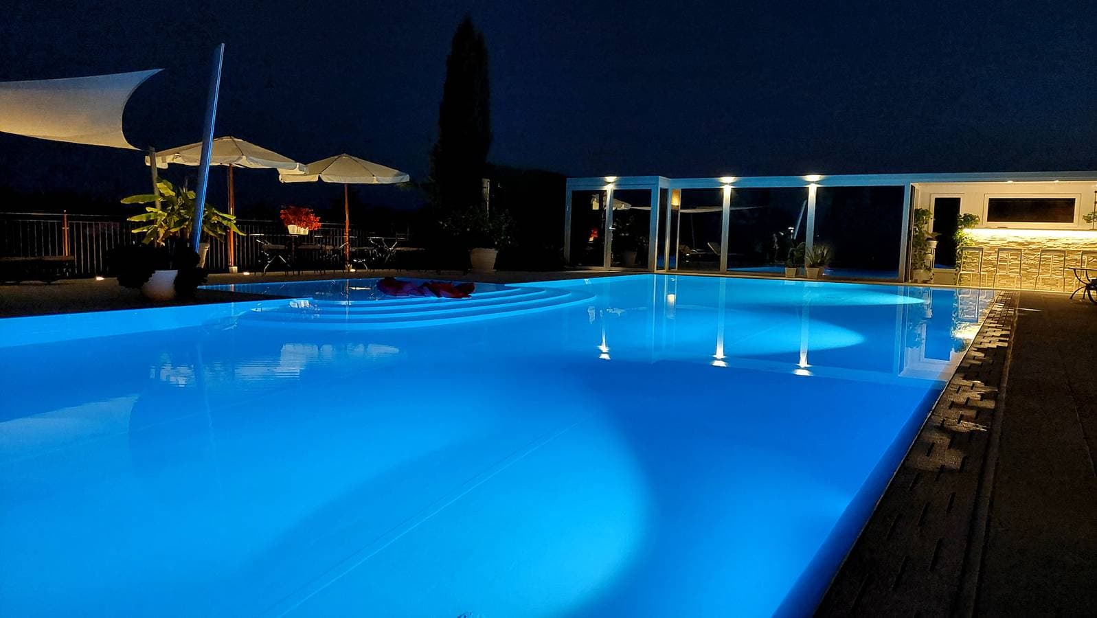 Foto 5 von 56: Il Gelso del Garda Luxury Studio mit Pool , Garten, Dampfbad