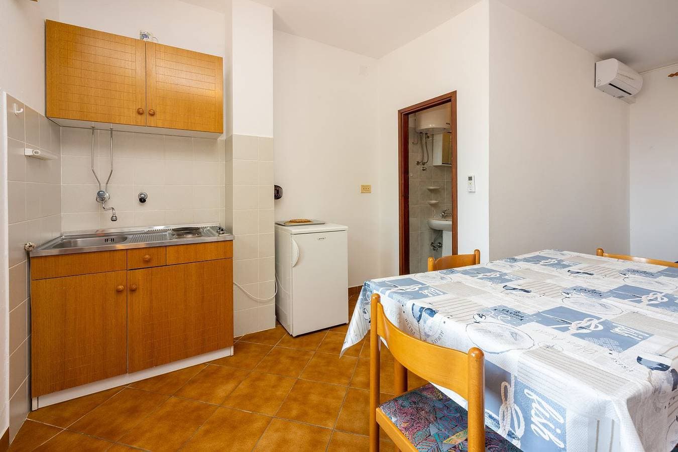 Foto 8 von 20: Beschauliches Studio-Apartment nur 250 Meter zum Strand mit Meerblick, Parkplatz, Grill