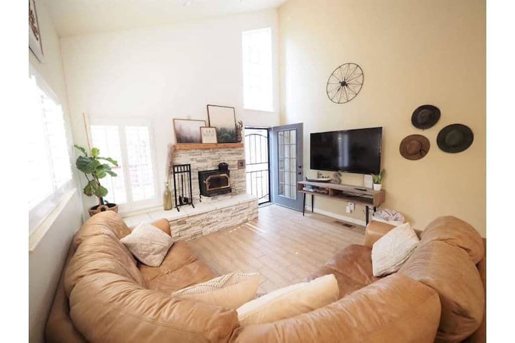 Foto 9 von 32: 3 bedroom house with huge deck and central a/c