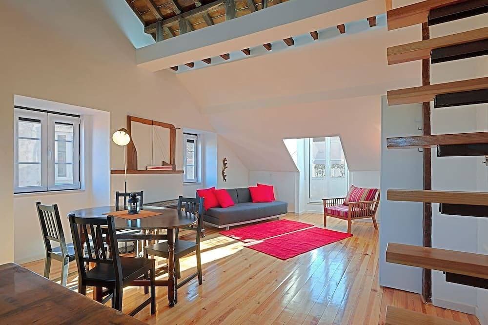 Foto 7 von 20: Alfama, charming attic Terrace with river view - Lisboa vida boa 1