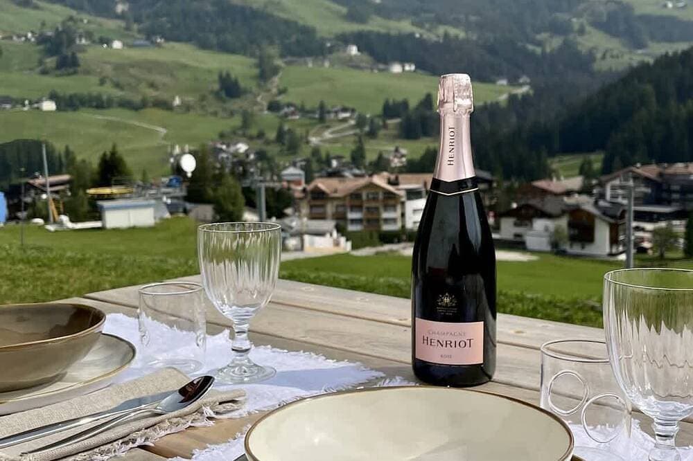 Foto 12 von 22: Surrounded by green - Luxury Chalet & Dolomites