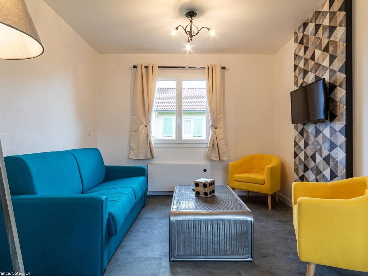 Foto 4 von 24: Renoviertes Haus im Weinberg mit Terrasse und Garage