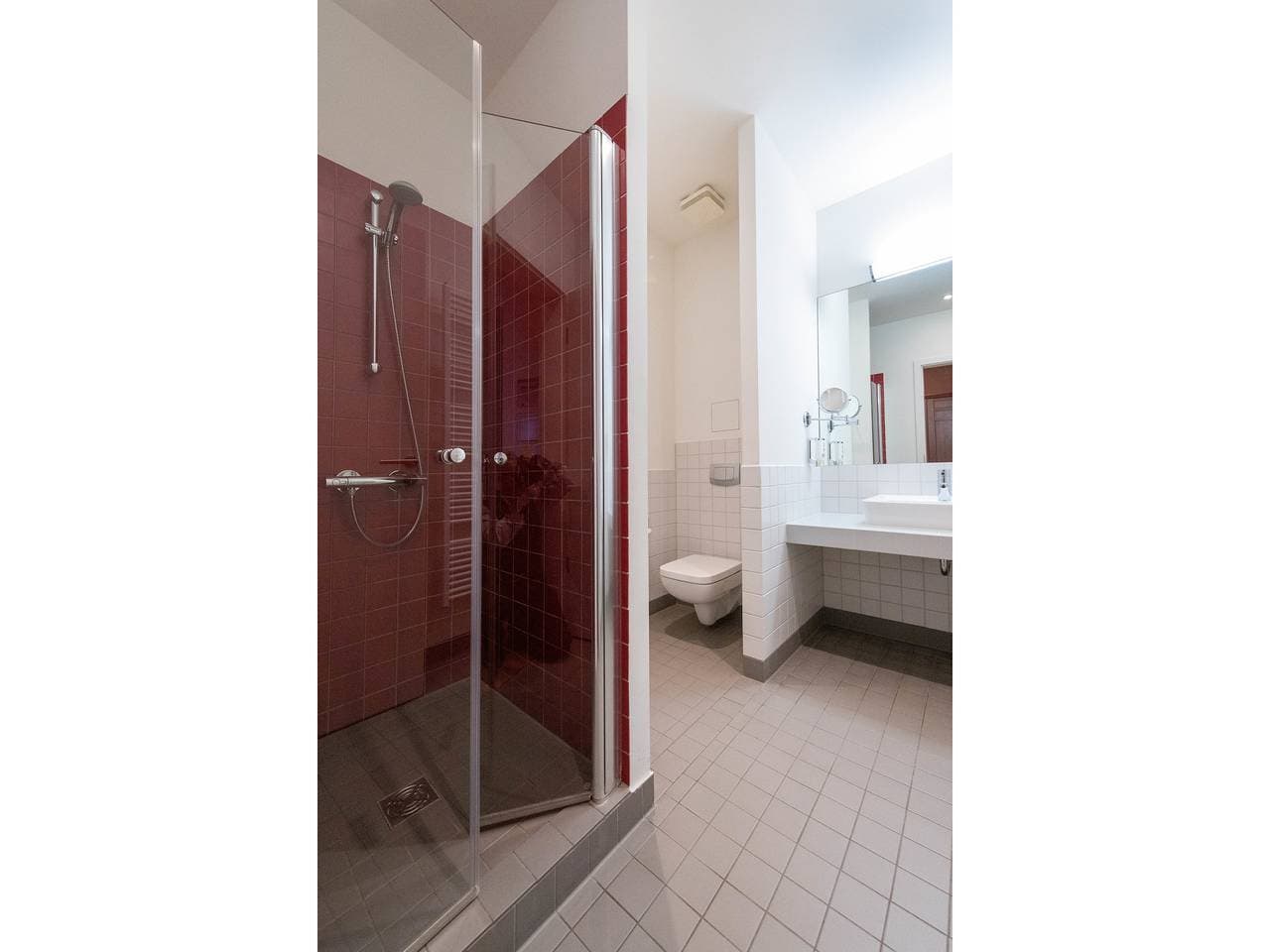 Foto 9 von 9: Hotel am Großen Waisenhaus - Doppelzimmer "Quartier de luxe" mit Dusche/Wc, inkl. Frühstück
