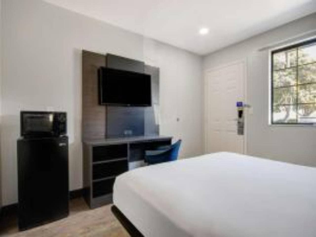 Foto 11 von 16: Ms6 Lompoc | 1 Queensize-Bett | Ada