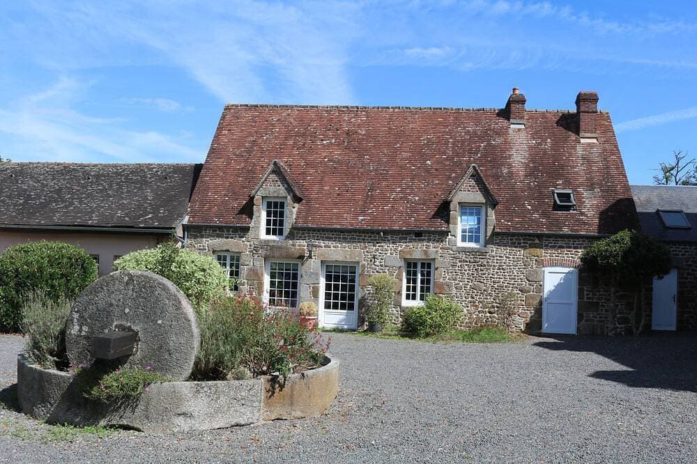 Green cottage 1