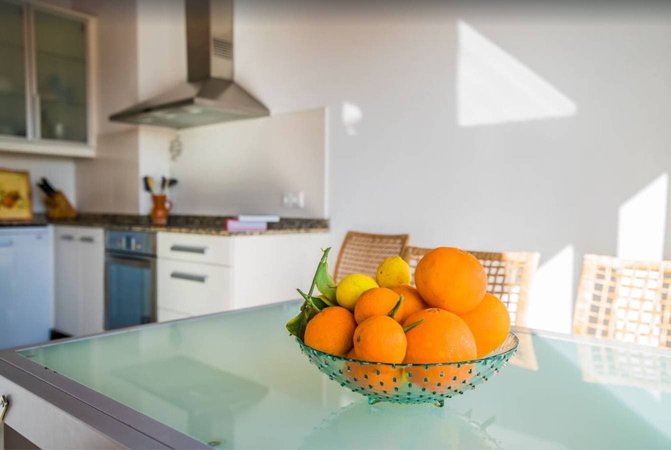Foto 11 von 24: Penthouse "Es Port" direkt am Meer mit Meerblick, Bergblick, WLAN, Klimaanlage und Balkon
