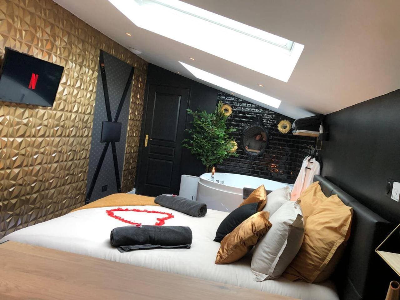 Foto 12 von 12: Deluxe Suite with Spa Bath