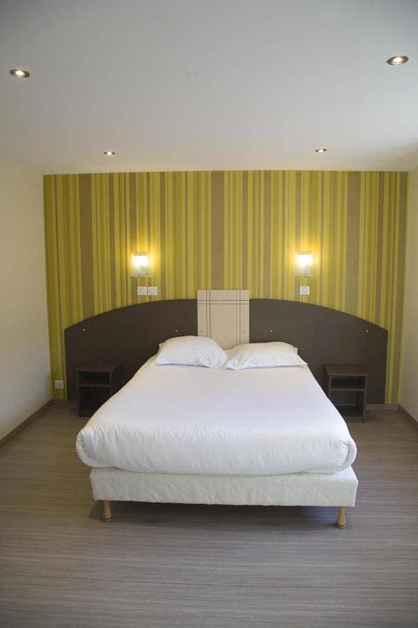 Foto 3 von 9: Twin Room with Shower - Disability Access