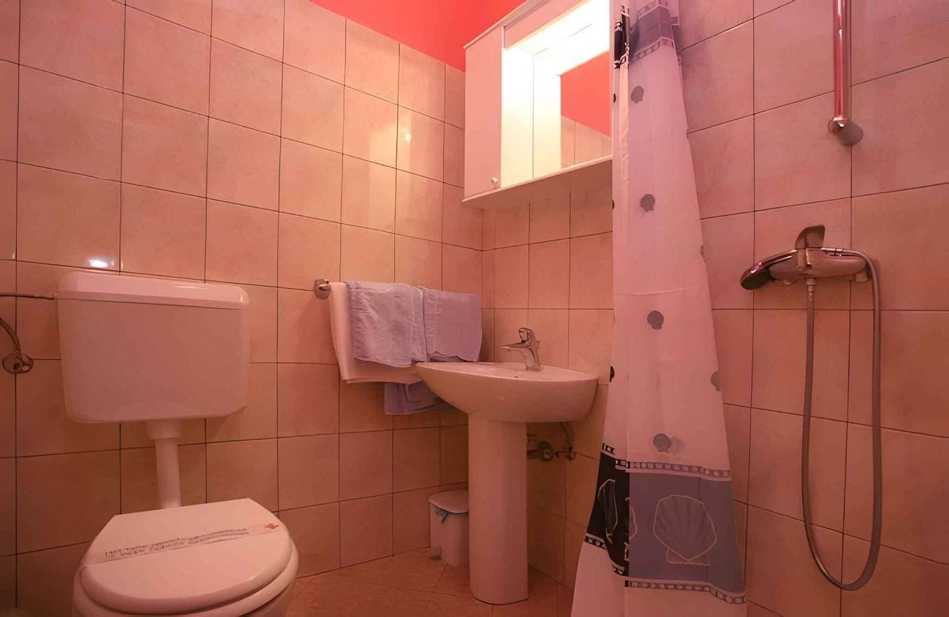 Foto 9 von 26: Ferienhaus mit Pool und Klima