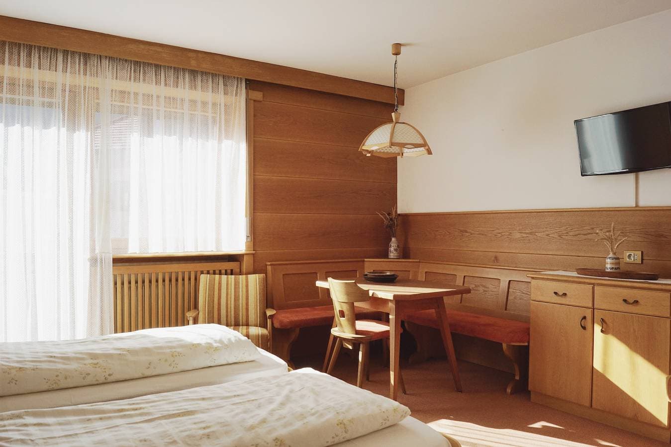 Foto 4 von 15: Ferienwohnung '3' mit Bergblick, Gemeinschaftsgarten und WLAN