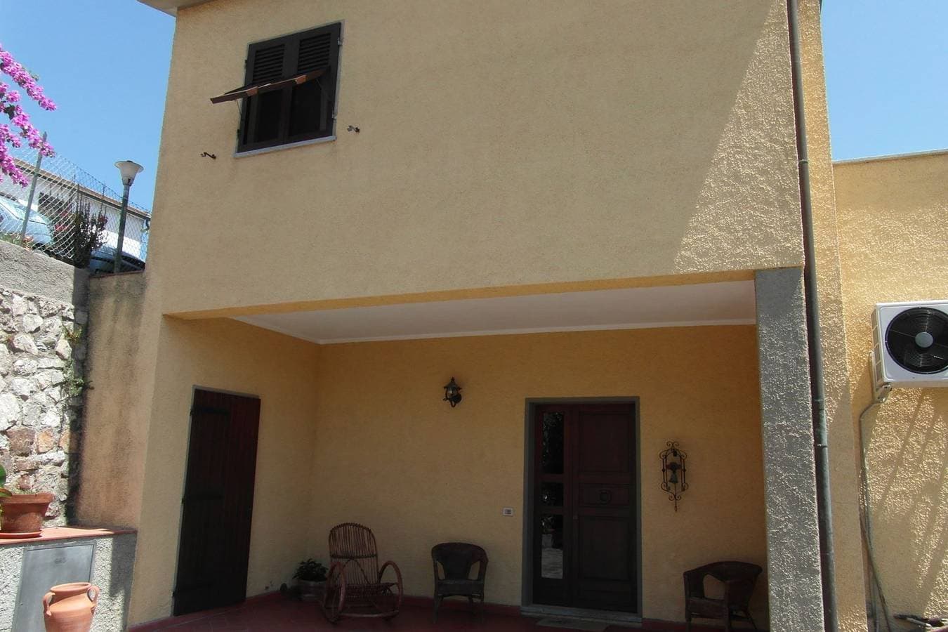 Foto 4 von 120: Villa für 6 Personen mit Balkon